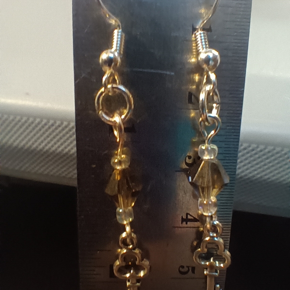 Isis Smokey Crystal and accents Set - Picture 3 of 7